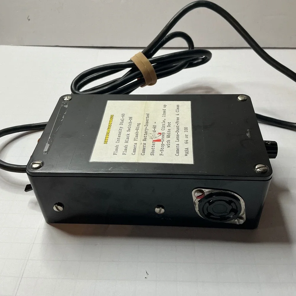 Lester A Dine Inc Clinical Box Power Supply‎ Model III 120 Volt Flash Unit